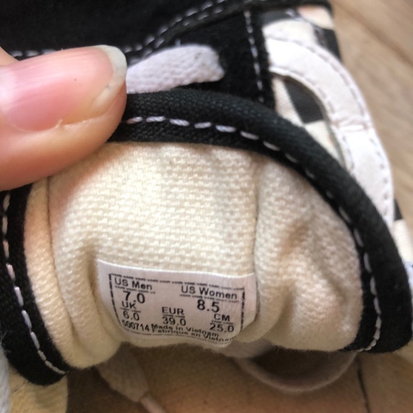 Vans - Picture 4 of 7